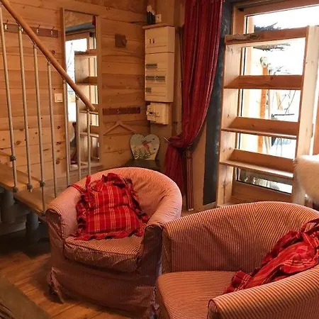 Le Chalet De La Grange